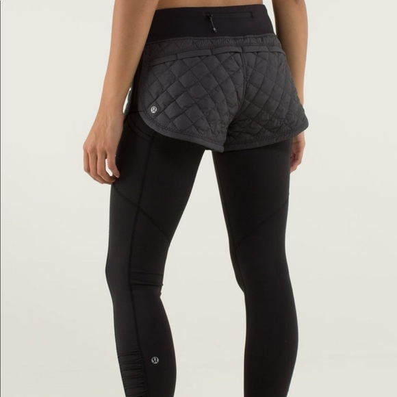 Lululemon Quilted Hot Cheeks Shorts 8 